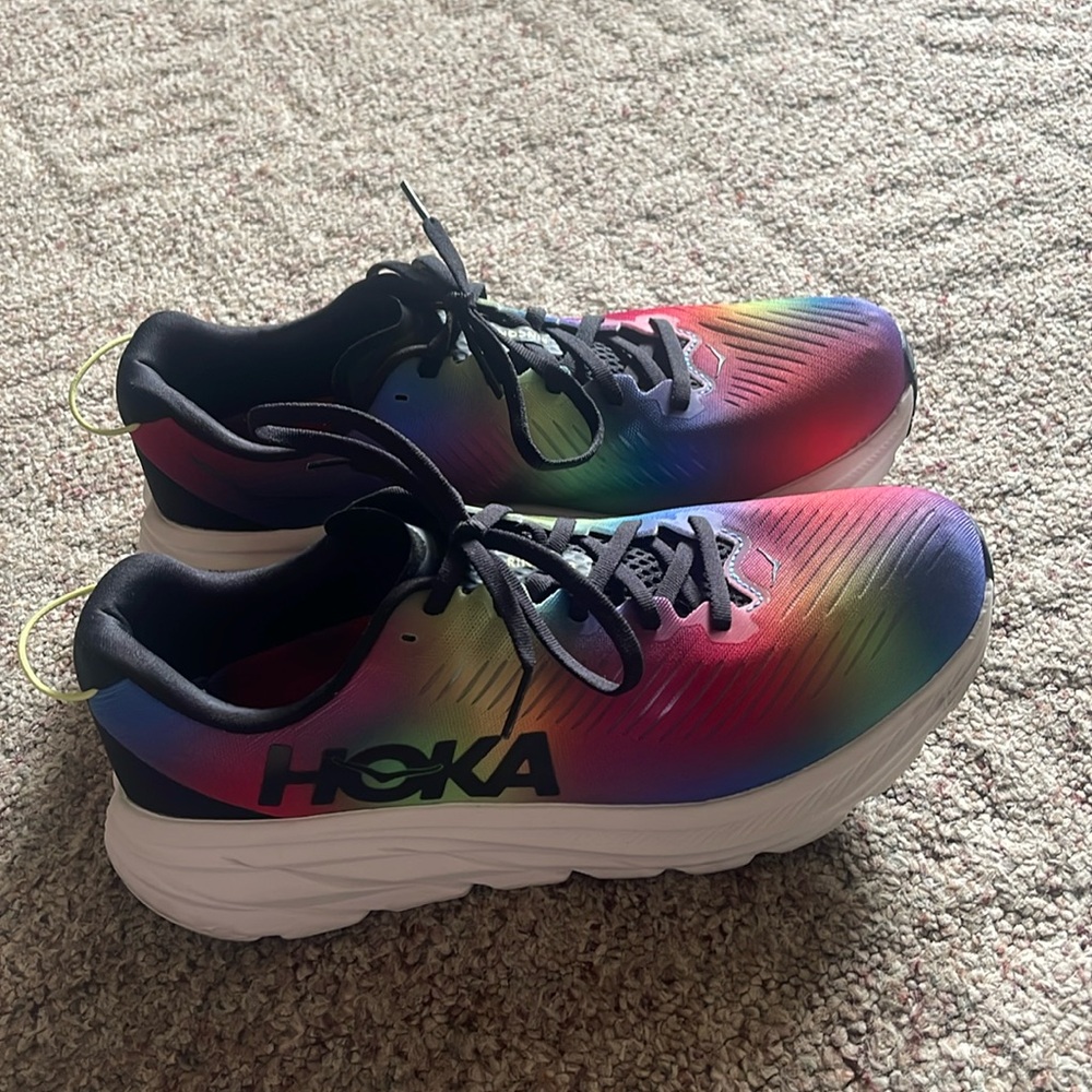 Men’s 9.5 Rainbow Rincon 3 Hokas Like new only worn twice